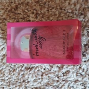 Victoria's Secret makeup brush